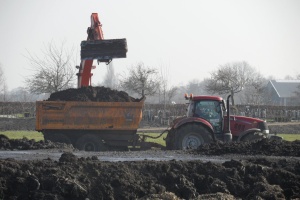 Op- en overslag van grond